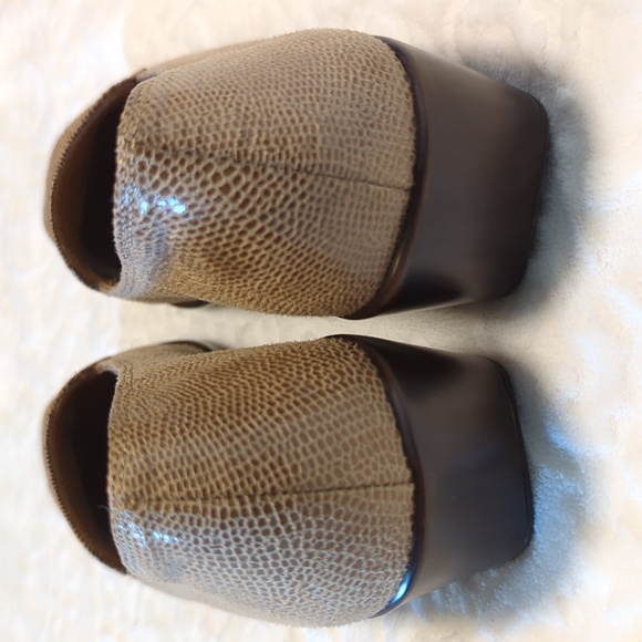 Aerosoles Final Exam Heelrest Tan Snakeskin Loafers 7.5 NWOT - Picture 8 of 11